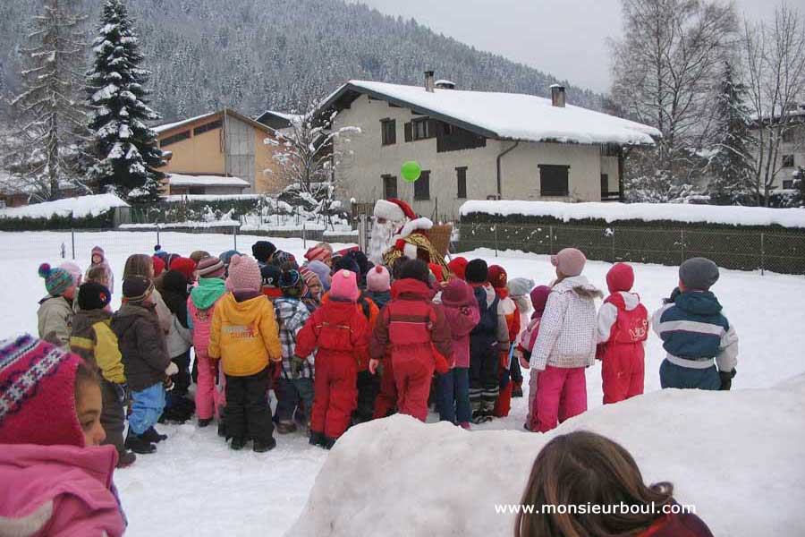Monsieur Boul animation Père Noël Annecy Genève Haute Savoie Père Noël animation commerciale
