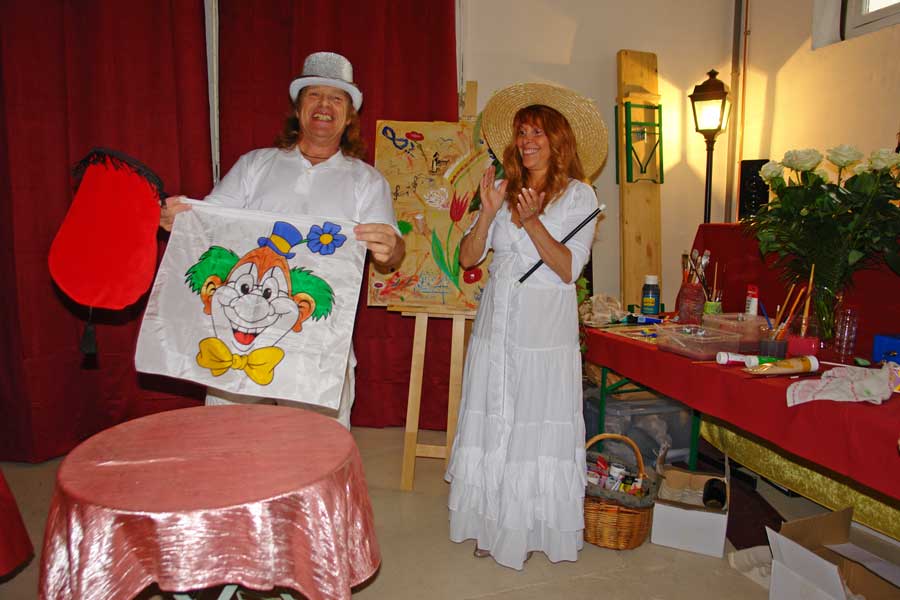 Spectacle animation pour enfants Haute Savoie anniversaire père noël spectacle de rue 